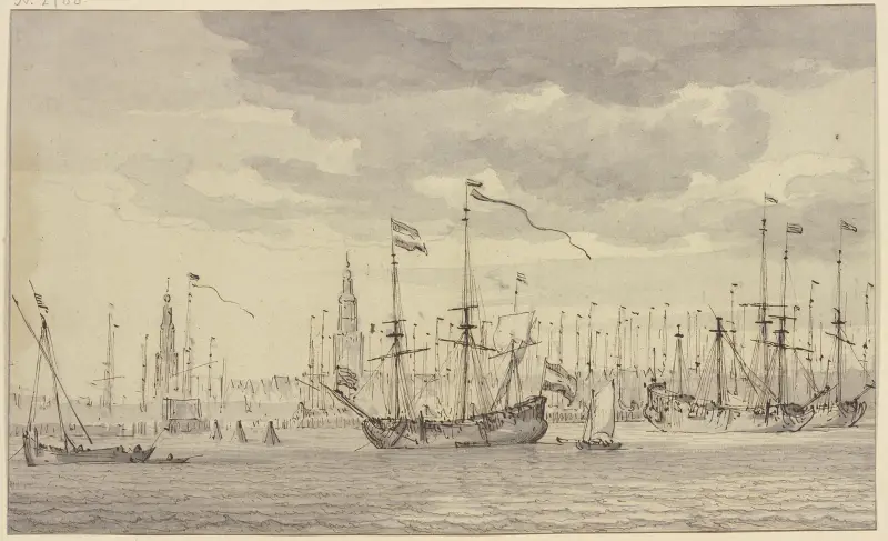 Vy över en hamn med många fartyg och en stad med två kyrktorn (Amsterdam) av Willem van de Velde the Younger
